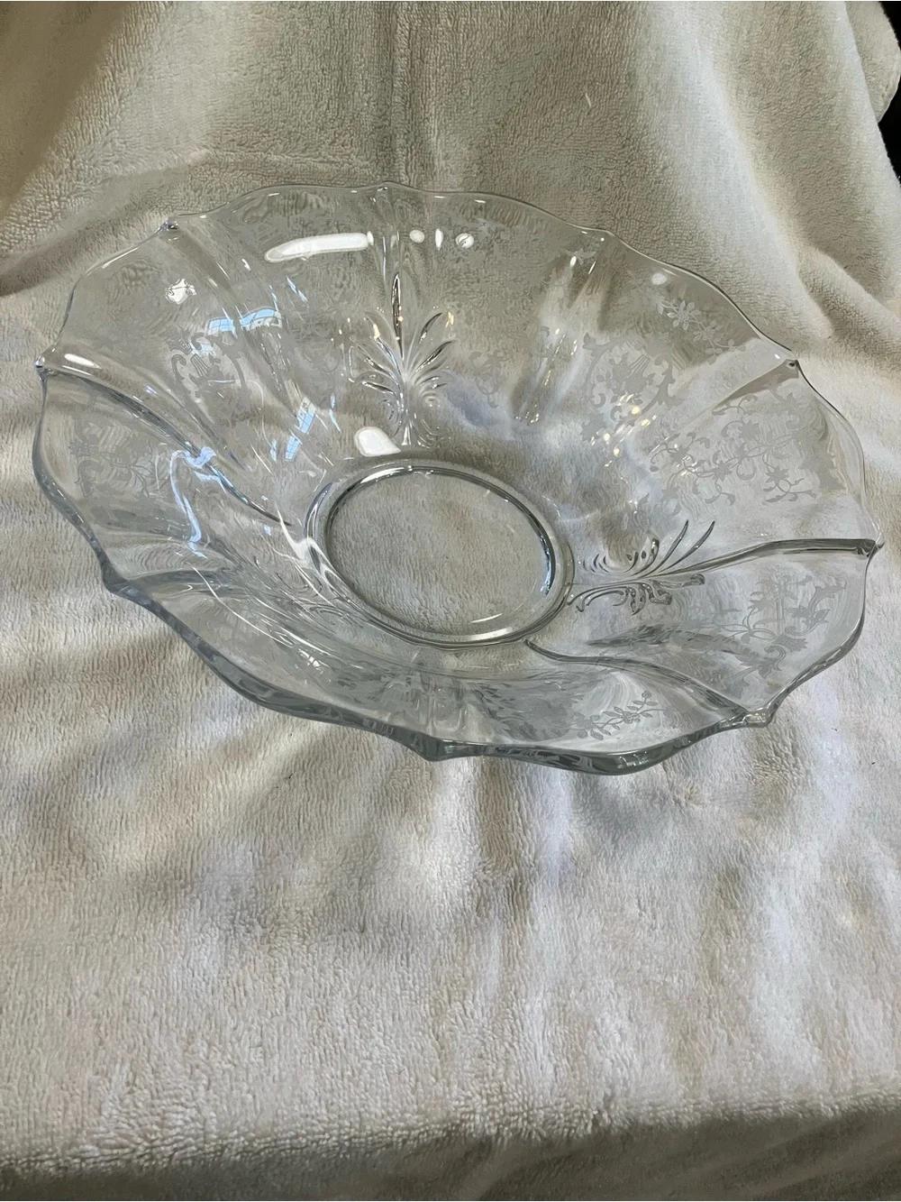 VTG Fostoria Glass Company serving bowl Baroque shape, Chintz floral etching